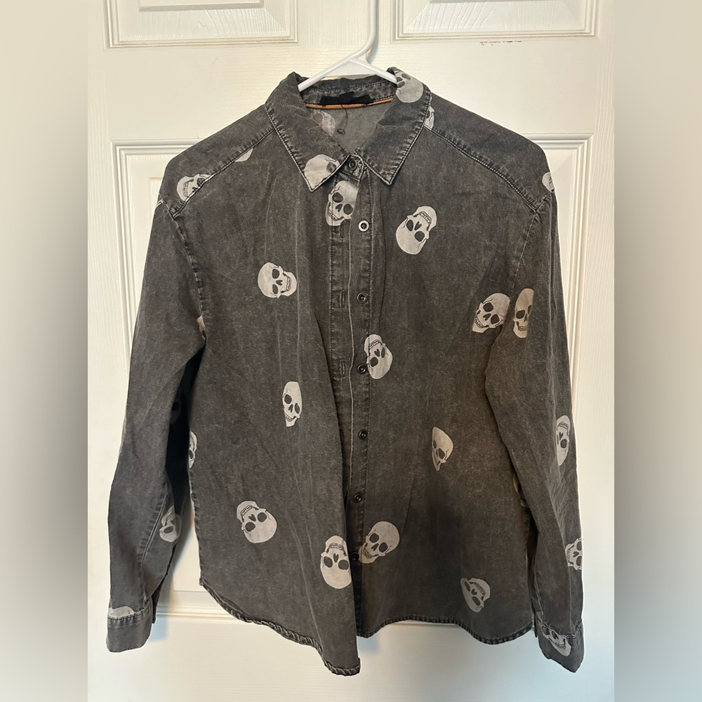 Women’s Skull Print Button-Up Shirt